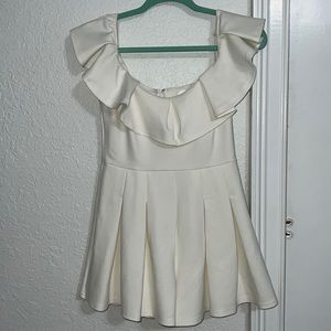 ADORABLE white romper SZ M